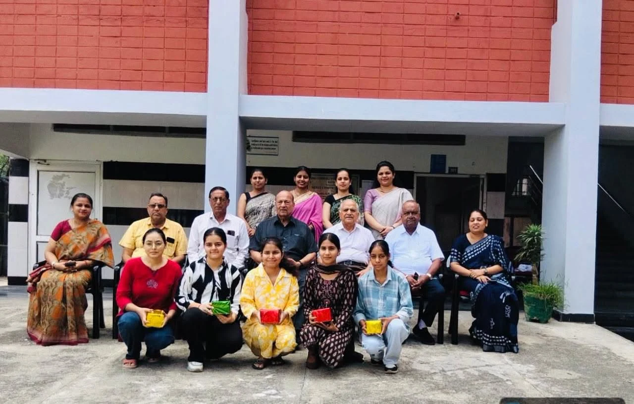इंदिरा गांधी महिला कॉलेज कैथल की छात्राओं ने लहराया परचम: B.Sc लाइफ साइंस में स्वीटी बनीं टॉपर