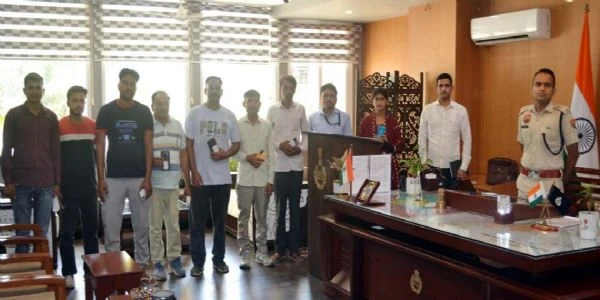 हिसार में साइबर सेल की बड़ी कार्रवाई, 14 गुम मोबाइल फोन बरामद कर मालिकों को लौटाए