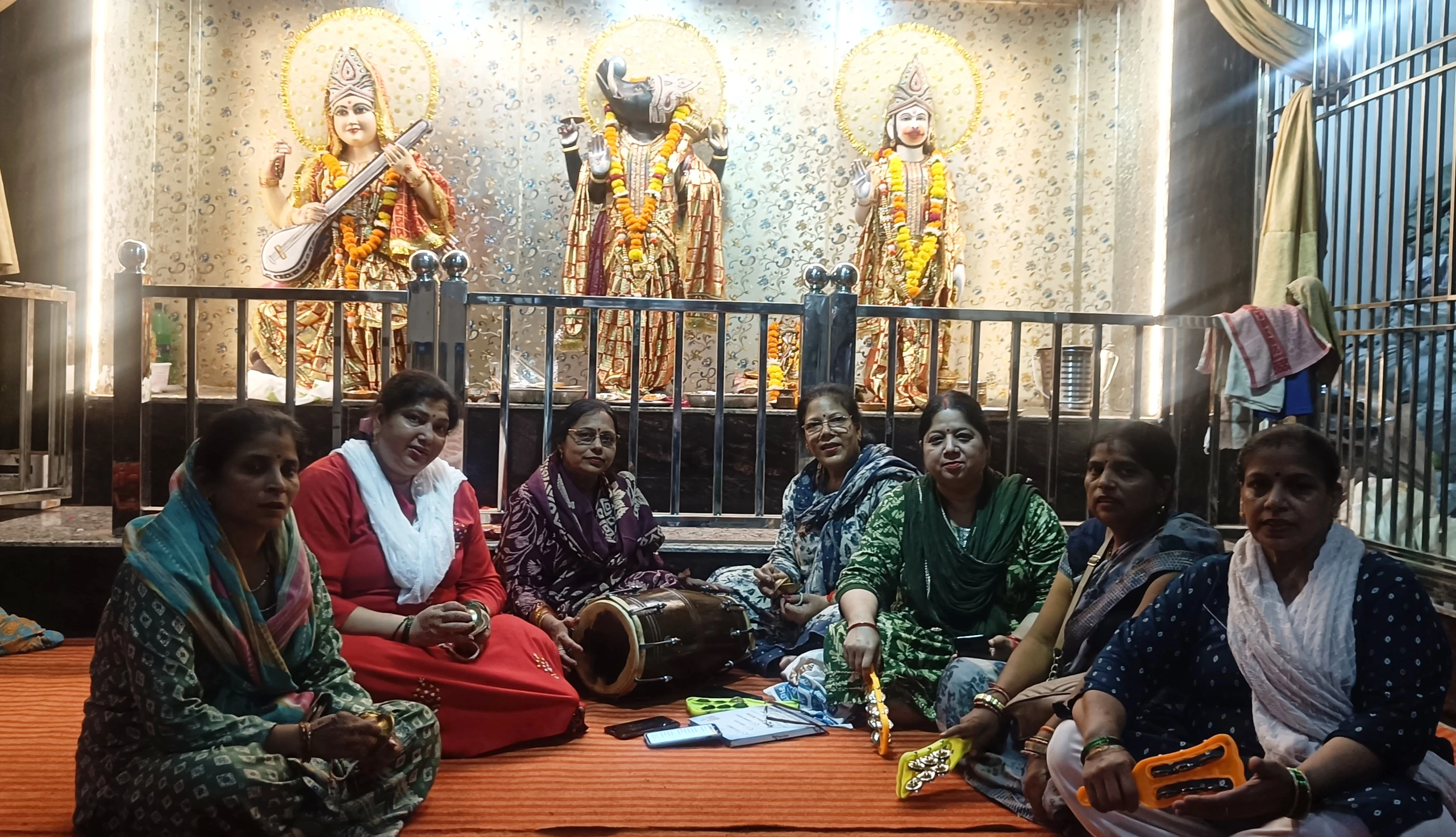 बजरंग मार्केट अचल ताल स्थित मंदिर श्री वाराह भगवान एवं केसरी किशोर हनुमान मंदिर पर धूमधाम से मनाई गई वाराह भगवान की जयंती