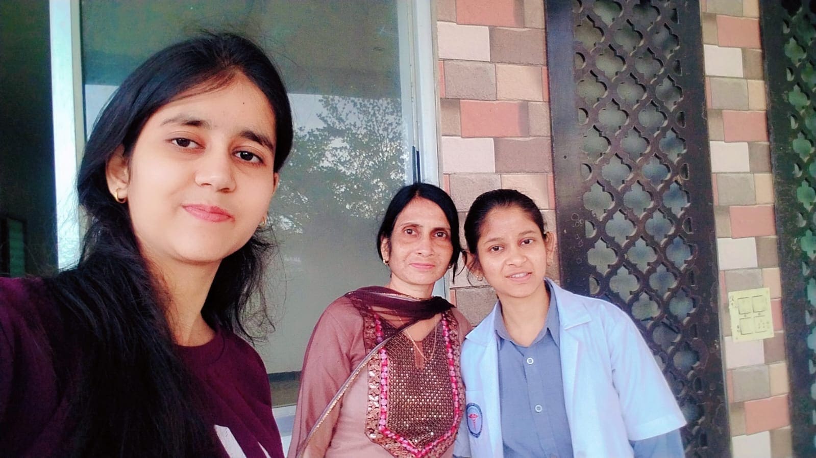 माँ, आप हमारी सबसे बड़ी ताकत, हमारी सबसे अच्छी शिक्षक और हमारी सबसे प्यारी दोस्त हैं।