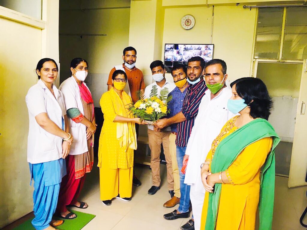 वी ऑल आर लाइक ए फैमिली मेंबर्स: एसएमओ डॉ नीरू