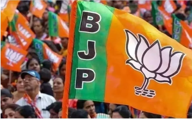 बीजेपी के हाथ से खिसकता बिहार