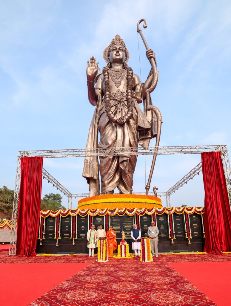 अयोध्या का Ram Mandir आस्था, दान और पारदर्शिता पर उठते सवाल राम नाम की लूट’ जैसी कहावतें प्रचलित थीं, लेकिन समय के साथ राम नाम एक व्यापक धार्मिक और सामाजिक प्रतीक बन गया।