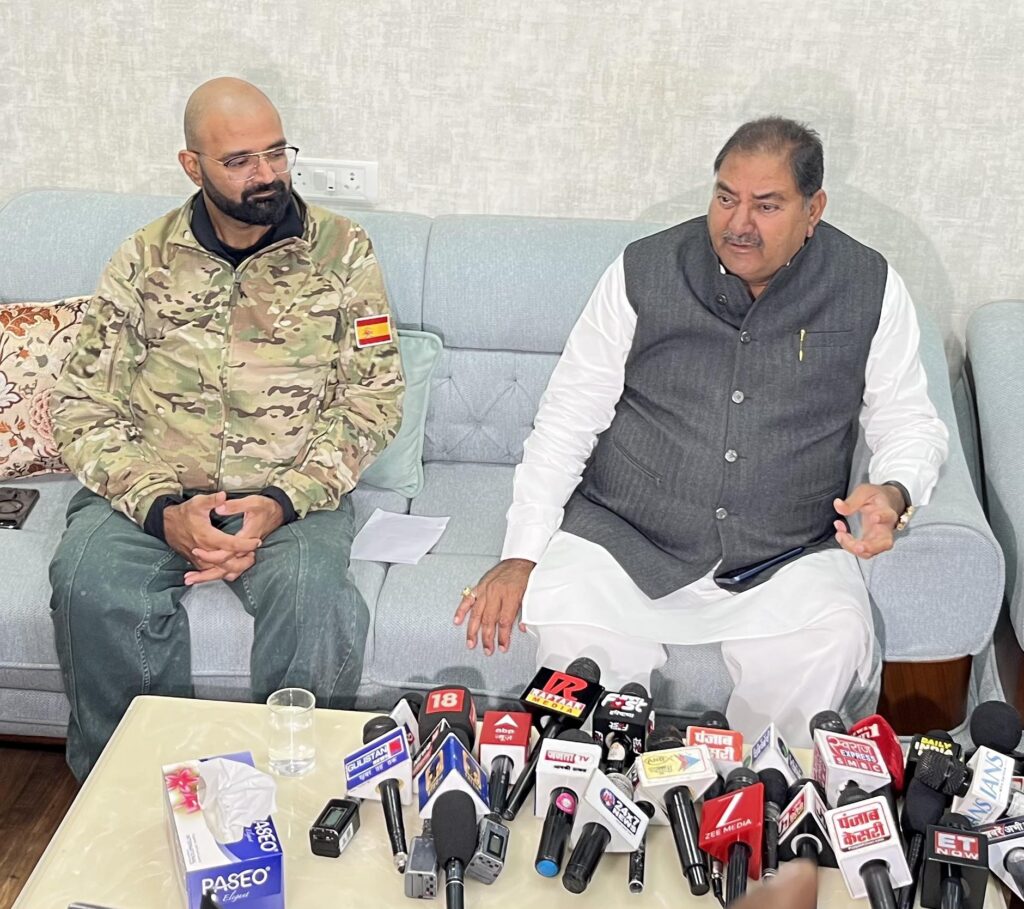 HARYANA NEWS -षड्यंत्र के तहत हांसी को जिला बनाया गया है-Abhay Chautala