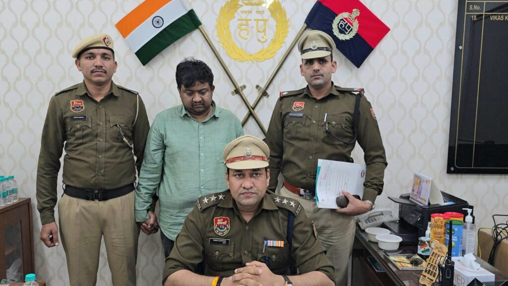 गर्लफ्रेंड का इंटरव्यू रुकवाने के लिए प्रेमी ने भेजी बम की फर्जी ईमेल