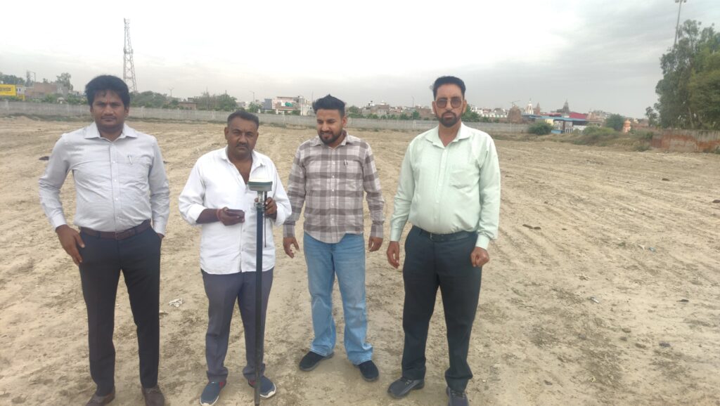 कलायत नगर पालिका में चल रहे विकास कार्यों पर एक बार फिर गंभीर सवाल खड़े हो गए हैं। महाराजा अग्रसेन पार्क के पास सरकारी जमीन पर हो रहे मिट्टी भराव कार्य में अनियमितताओं और संभावित भ्रष्टाचार की शिकायतों