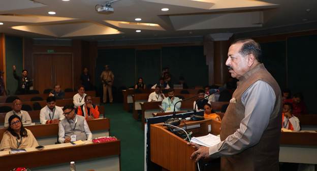 डॉ. जितेंद्र सिंह ने उभरती आवश्यकताओं पर प्रकाश डालते हुए कहा कि कृत्रिम बुद्धिमत्ता, डेटा अवसंरचना और उन्नत विनिर्माण जैसे क्षेत्र तेजी से स्वच्छ ऊर्जा के विश्वसनीय और निरंतर स्रोतों पर निर्भर होंगे