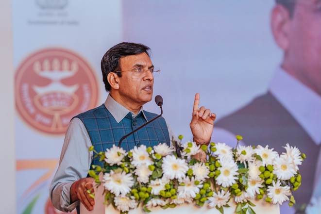 डॉ. मांडविया ने कहा, “श्रमिक कल्याण के प्रति भारत की प्रतिबद्धता को वैश्विक मान्यता मिली है। 2025 में, अंतर्राष्ट्रीय सामाजिक सुरक्षा संघ ने हमारे देश को 'सामाजिक सुरक्षा में उत्कृष्टता' पुरस्कार से सम्मानित किया