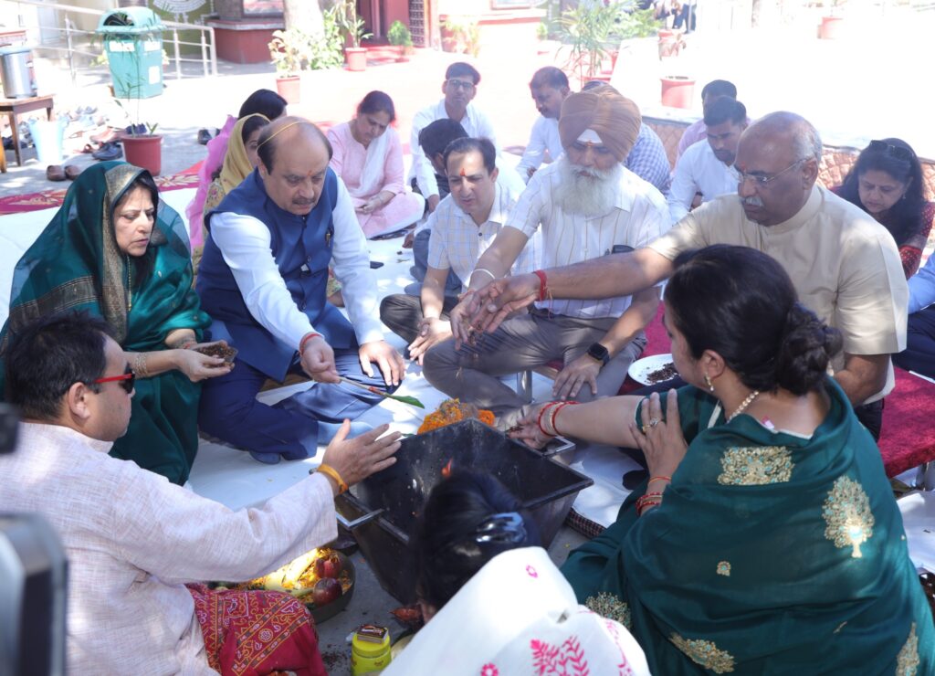 युवा पीढ़ी को अपनी सांस्कृतिक विरासत से जोड़ने का उत्कृष्ट माध्यम है धरोहर संग्रहालयः प्रो. सोमनाथ सचदेवा