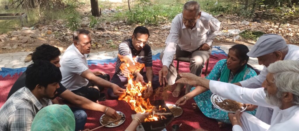 नरवाना : नशामुक्त समाज के निर्माण का संकल्प लेते लोग