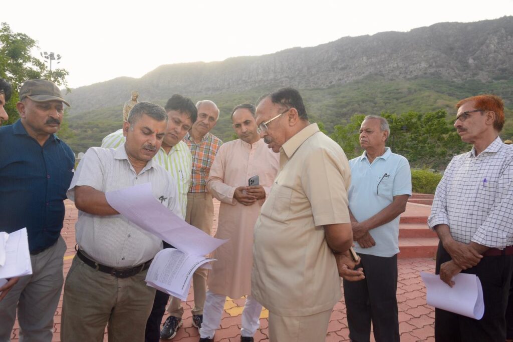 विधानसभा अध्यक्ष श्री वासुदेव देवनानी ने किया विवेकानंद पार्क का निरीक्षण