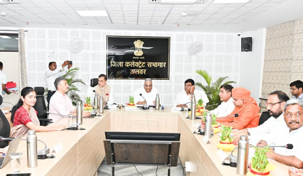 अलवर संसदीय क्षेत्र के 10 हजार करोड़ रूपये से अधिक के इंफ्रास्ट्रक्चर प्रोजेक्ट्स एवं विकास कार्यों की समीक्षा बैठक आयोजित