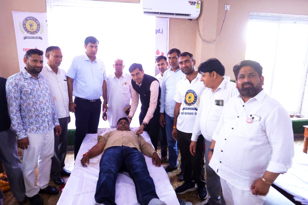 इस अवसर पर हेलीमंडी की कई जानी-मानी हस्तियां और गणमान्य लोग उपस्थित रहे,