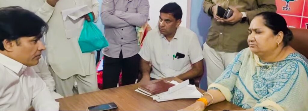 अमित शर्मा के द्वारा बेहद कठोर शब्दों में पटौदी जाटोली मंडी नगर परिषद, स्वास्थ्य विभाग, जन स्वास्थ्य विभाग, बिजली विभाग में विशेष रूप से भ्रष्टाचार के आरोप लगाए जाते आ रहे हैं।