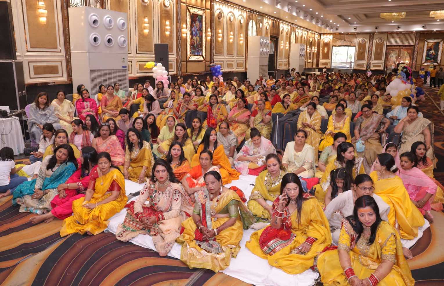 श्रीराम राइस ग्रुप तरावड़ी की ओर से आयोजित कथा के पांचवें दिन भक्ति में लीन हुए श्रद्धालु श्रीराम राइस ग्रुप तरावड़ी की ओर से आयोजित कथा के पांचवें दिन भक्ति में लीन हुए श्रद्धालु