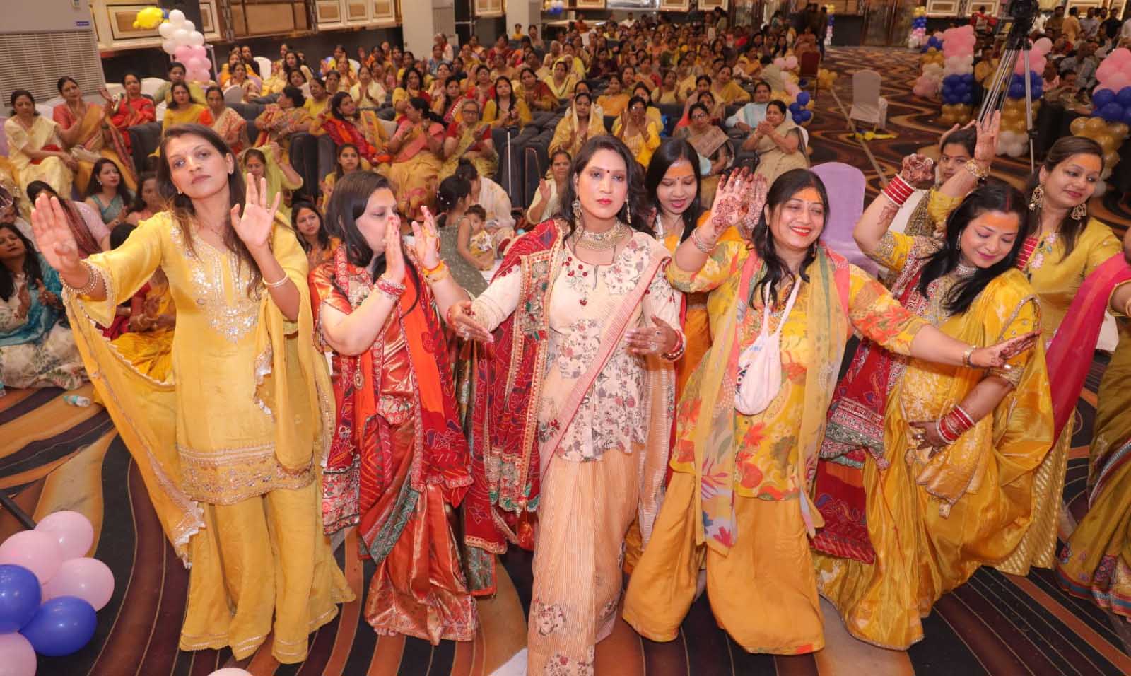 श्रीराम राइस ग्रुप तरावड़ी की ओर से आयोजित कथा के पांचवें दिन भक्ति में लीन हुए श्रद्धालु श्रीराम राइस ग्रुप तरावड़ी की ओर से आयोजित कथा के पांचवें दिन भक्ति में लीन हुए श्रद्धालु