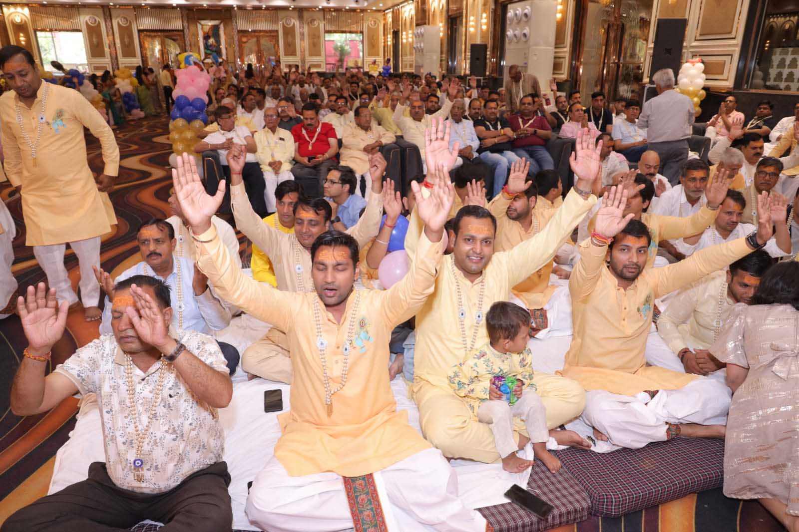 श्रीराम राइस ग्रुप तरावड़ी की ओर से आयोजित कथा के पांचवें दिन भक्ति में लीन हुए श्रद्धालु श्रीराम राइस ग्रुप तरावड़ी की ओर से आयोजित कथा के पांचवें दिन भक्ति में लीन हुए श्रद्धालु