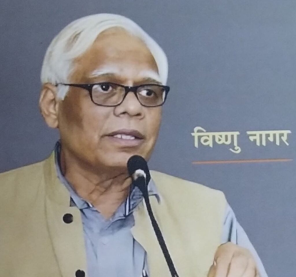 लेखक - विष्णु नागर-कई पुरस्कारों से सम्मानित साहित्यकार और स्वतंत्र पत्रकार हैं। जनवादी लेखक संघ के राष्ट्रीय उपाध्यक्ष हैं।)