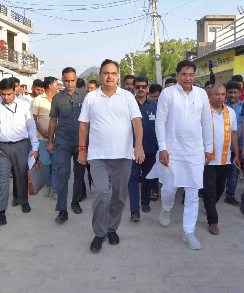 सुबह की सैर के साथ मुख्यमंत्री भजन लाल ने अजमेर के कड़ेल में ग्रामीणों से की बातचीत