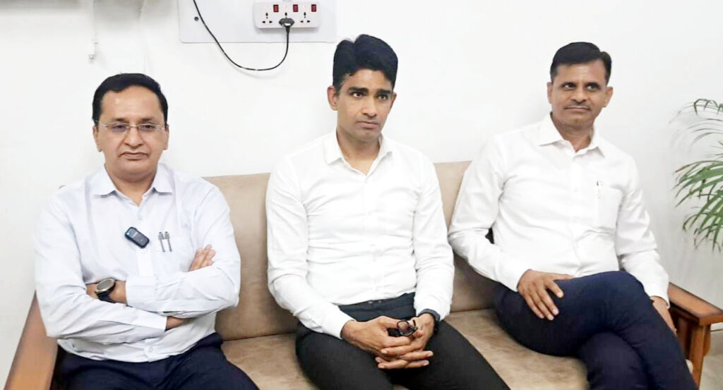 सोनीपत पत्रकारवार्ता को संबोधित करते ईआरओ।