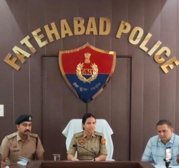 फतेहाबाद पुलिस का नशा तस्करों पर डबल एक्शन: 80 लाख की अवैध संपत्ति फ्रीज, 33 तस्करों की करोड़ों की संपत्ति पर शिकंजा फाइल फोटो दिव्यांशी सिंगला एएसपी फतेहाबाद