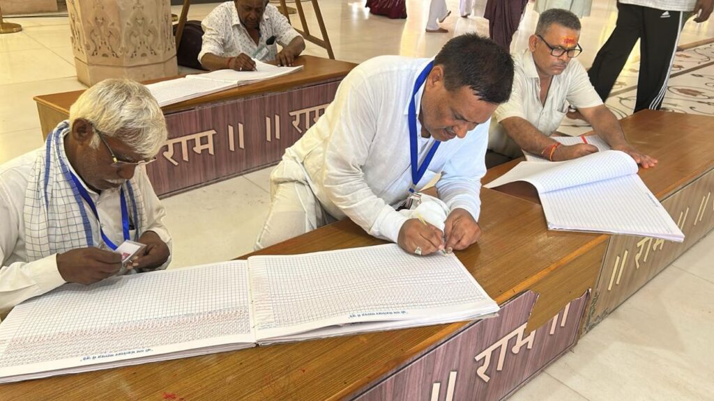 बुजुर्ग श्रद्धालुओं ने मुख्यमंत्री नायब सिंह सैनी के लिए भावुक होकर आशीर्वाद दिए