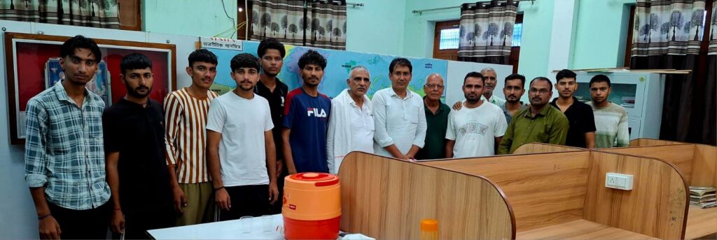 धरोदी गांव की जननायक लाइब्रेरी ने पूरे किए 4 साल, ग्रामीण शिक्षा और चयन की मिसाल बनी पहल नरवाना : धरोदी की लाइब्रेरी मेंं जजपा कार्यकर्ता