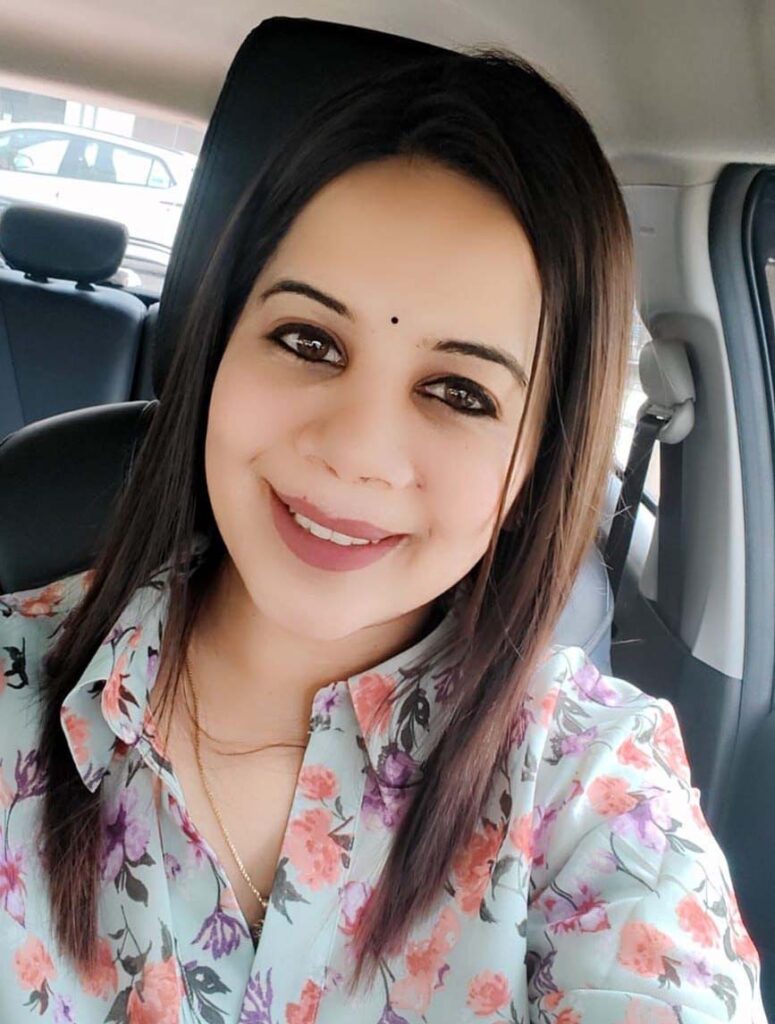 रील्स और वायरल होने की होड़ में संस्कारों को नजरअंदाज न करें महिलाएं : पलक सिंगला समाजसेविका पलक सिंगला।