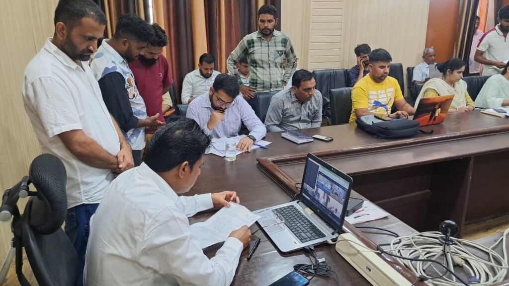 जनता के प्रति अधिकारियों की किसी भी ढिलाई या कोताही की जुम्मेवारी संबंधित अधिकारी की-जगदीश चन्द्र एसडीएम।