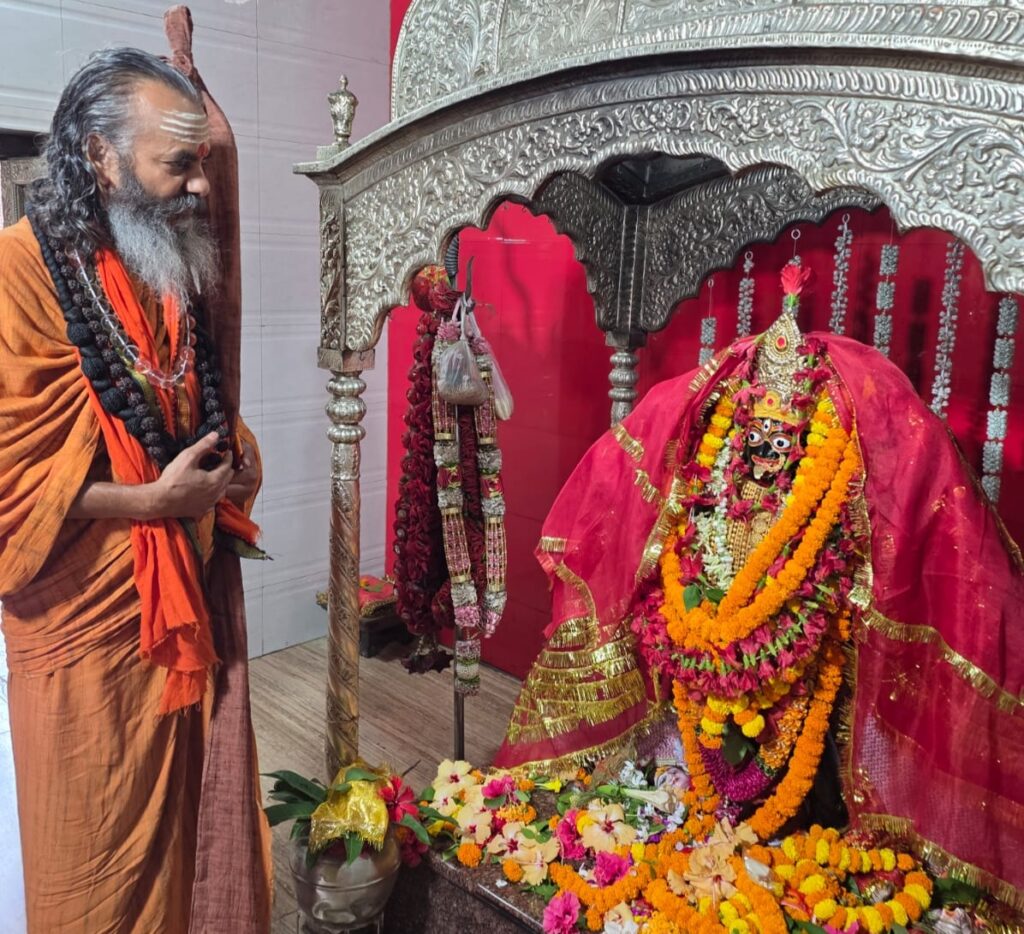 भारत विश्व शांति का आधार  : शंकराचार्य नरेंद्रानंद सरस्वती
