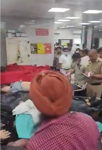 ग्निकांड के बाद केजीएमयू मेडिकल कॉलेज का वह दृश्य हर संवेदनशील इंसान को भीतर तक झकझोर देने वाला था।
