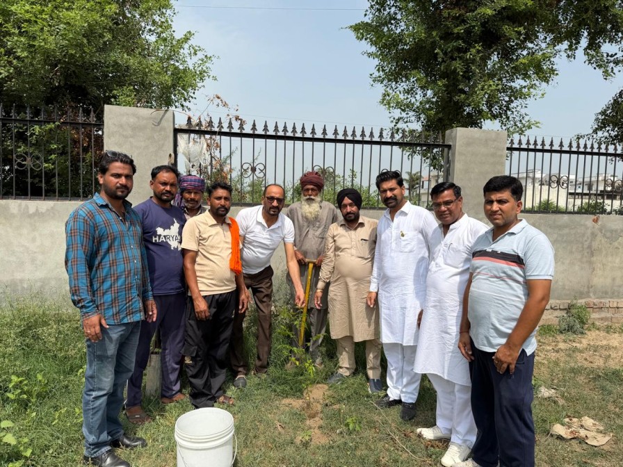 लायंस क्लब जाखल रॉयल ने पौधारोपण कर मनाया आरव बंसल का जन्मदिन, लगाए 51 पौधे लायन आदित्य बंसल की देखरेख में गांव के स्टेडियम में पौधारोपण कार्यक्रम का आयोजन किया गया।