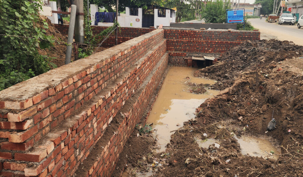 बाबैन बिजली पावर चारों ओर बनाई गई सुरक्षा दीवार