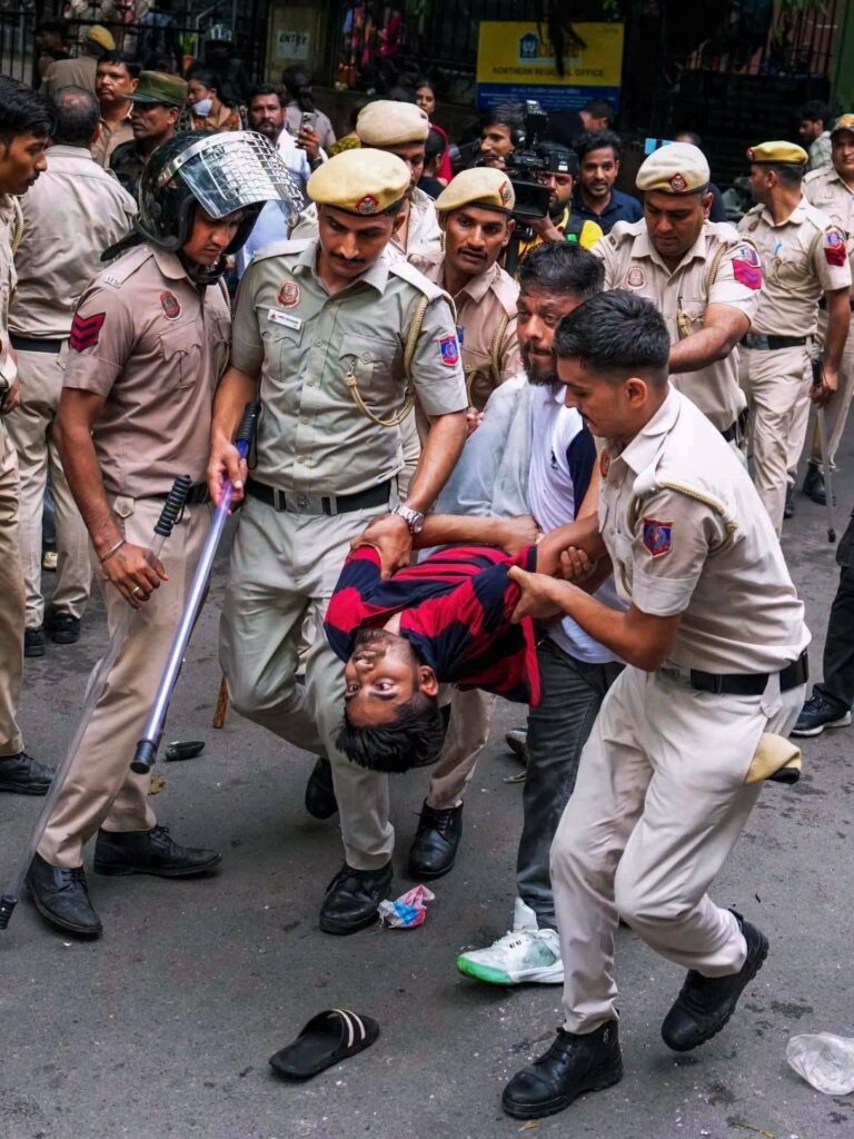 20 जुलाई 2026: जंतर-मंतर पर CJP और छात्रों का संसद मार्च—लाठीचार्ज, राजनीतिक घमासान और कड़े सवालों की पूरी ग्राउंड रिपोर्ट भारत में छात्रों की आवाज को कैसे कुचला जा रहा है।