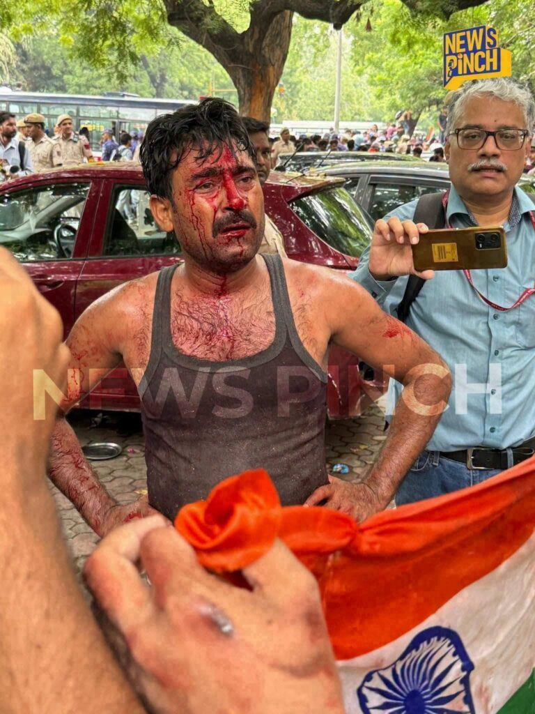 क्या अहिंसा और सत्याग्रह वाले आंदोलन मोदी सरकार के सामने टिक सकते हैं? युवाओं, का अहिंसक संघर्षों से मोहभंग हो गया और वे मान बैठे कि ऐसे संघर्षों की बिना पर उनकी किसी भी दुर्दशा का अंत संभव नहीं है, तो क्या होगा?