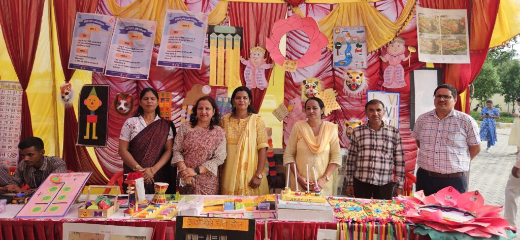 हरियाणा सरकार की ‘रात्रि ठहराव’ पहल: एसडीएम दिनेश लुहाच ने फरुखनगर के मुशेदपुर में सुनीं ग्रामीणों की समस्याएं मुशेदपुर गांव में एसडीएम दिनेश लुहाच ने ग्रामीणों से किया सीधा संवाद