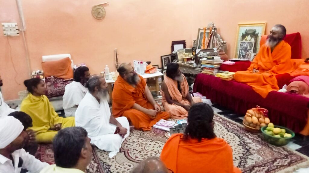 गौ-माता भारतीय संस्कृति और राष्ट्र जीवन की आत्मा: जगद्गुरु शंकराचार्य स्वामी नरेंद्रानंद सरस्वती गौ-माता भारतीय संस्कृति, सनातन और राष्ट्र जीवन की आत्मा - शंकराचार्य नरेंद्रानंद