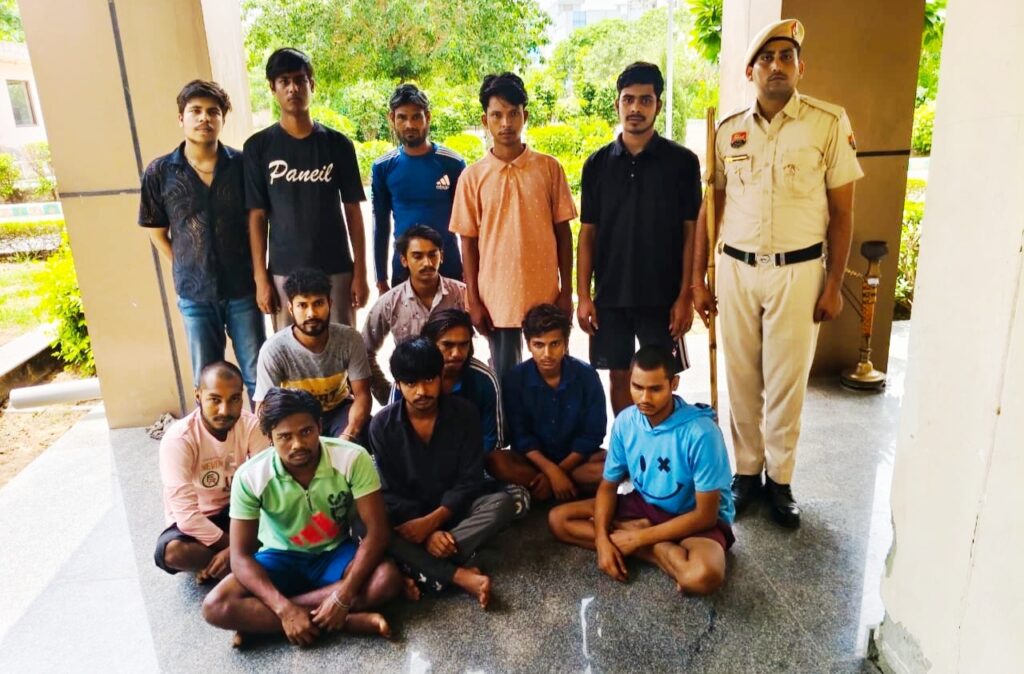 गुरुग्राम पुलिस द्वारा 13 बांग्लादेशीयो की पहचान की गई गुरुग्राम पुलिस द्वारा 13 बांग्लादेशीयो की पहचान की गई