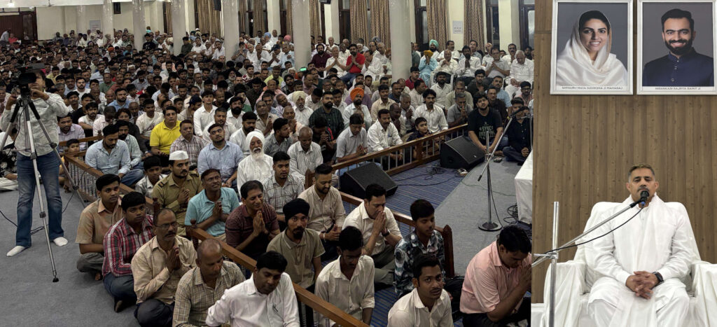गुरु पर अटूट विश्वास ही जीवन की सबसे बड़ी शक्ति: कर्नल एच. एस. गुलेरिया कर्नल एच0 एस0 गुलेरिया जी मेम्बर इंचार्ज, प्रचार-प्रसार विभाग दिल्ली ने श्रद्धालुओं को सन्त निरंकारी सत्संग भवन सैक्टर-30 चंडीगढ़ हुए सत्संग में कहे।