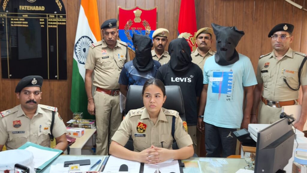 शराब ठेका लूटने वाले गिरोह का पर्दाफाश, ₹5,000 का इनामी हत्यारा सिकंदर हथियारों संग दबोचा