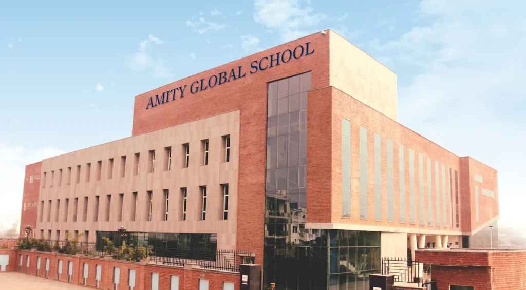 गुरुग्राम: एमिटी ग्लोबल स्कूल का IBDP मई 2026 परीक्षा में शानदार प्रदर्शन, दो छात्रों ने हासिल किए 45 में से पूरे 45 अंक गुरुग्राम: एमिटी ग्लोबल स्कूल