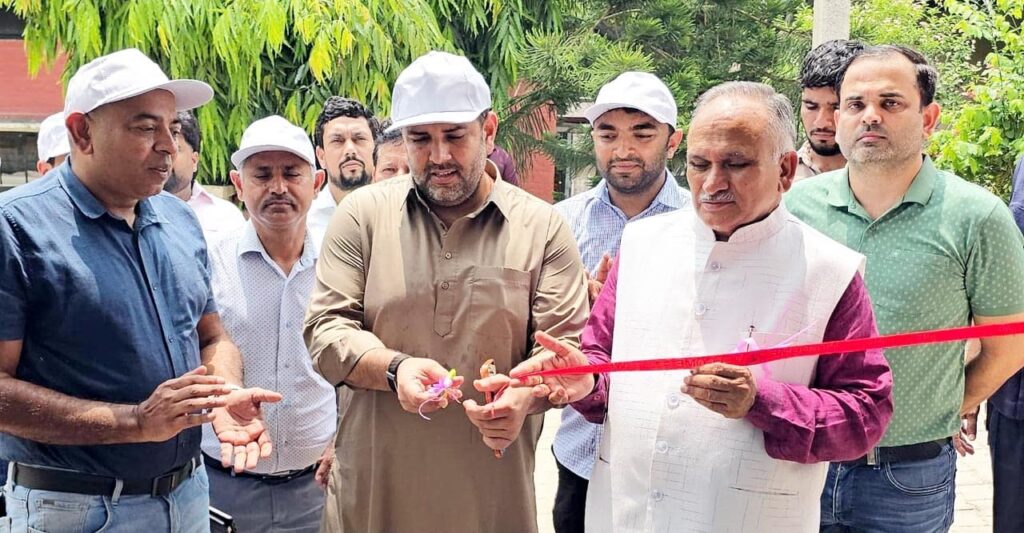 सोनीपत वासियों को मिलेगी बिजली कटौती से राहत! विधायक निखिल मदान और मेयर राजीव जैन ने ओल्ड डीसी रोड पर एसई कार्यालय में रिब्बन काटकर किया शुभारंभ