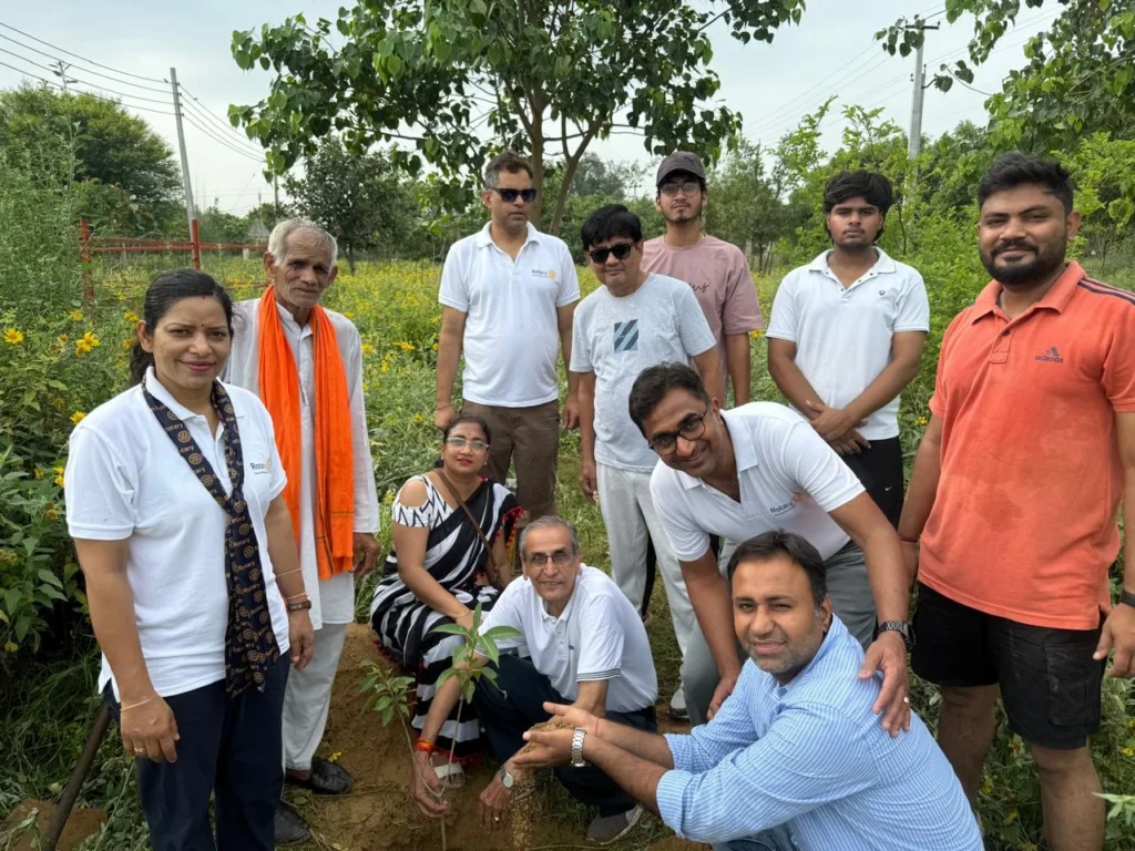 रेवाड़ी में हरित पर्यावरण अभियान: वन महोत्सव पर रोपे गए फलदार और छायादार पौधे 516491af86ac