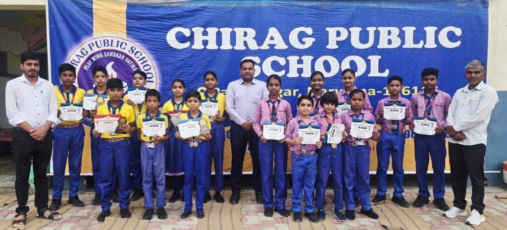 नरवाना : हरियाणा गौरव अवार्ड एवं हरियाणा विज्ञान पुरस्कार से सम्मानित चिराग पब्लिक स्कूल के विद्यार्थी (छाया : जेठी)